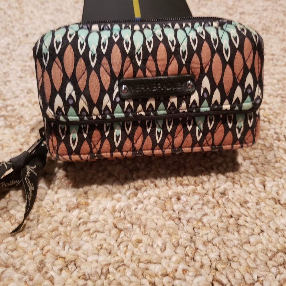 Vera bradley cross body wallet